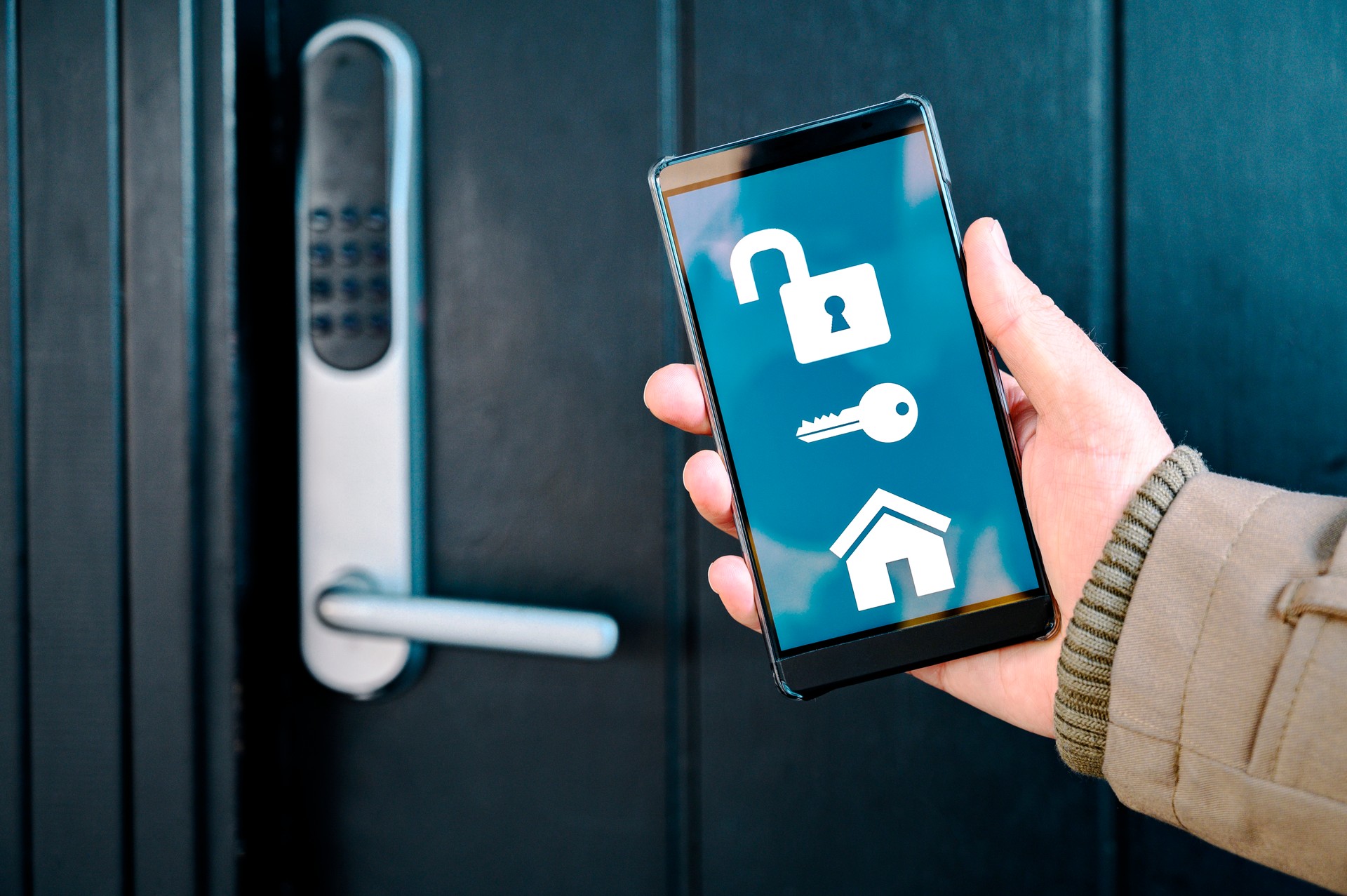 App on mobile phone unlocks electronic door lock in a smart home